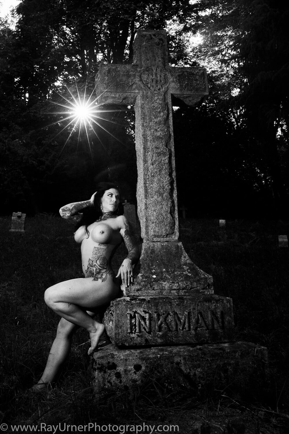Vancouver-Fine-Art-Nude-Photography-Graveyard-004.jpg