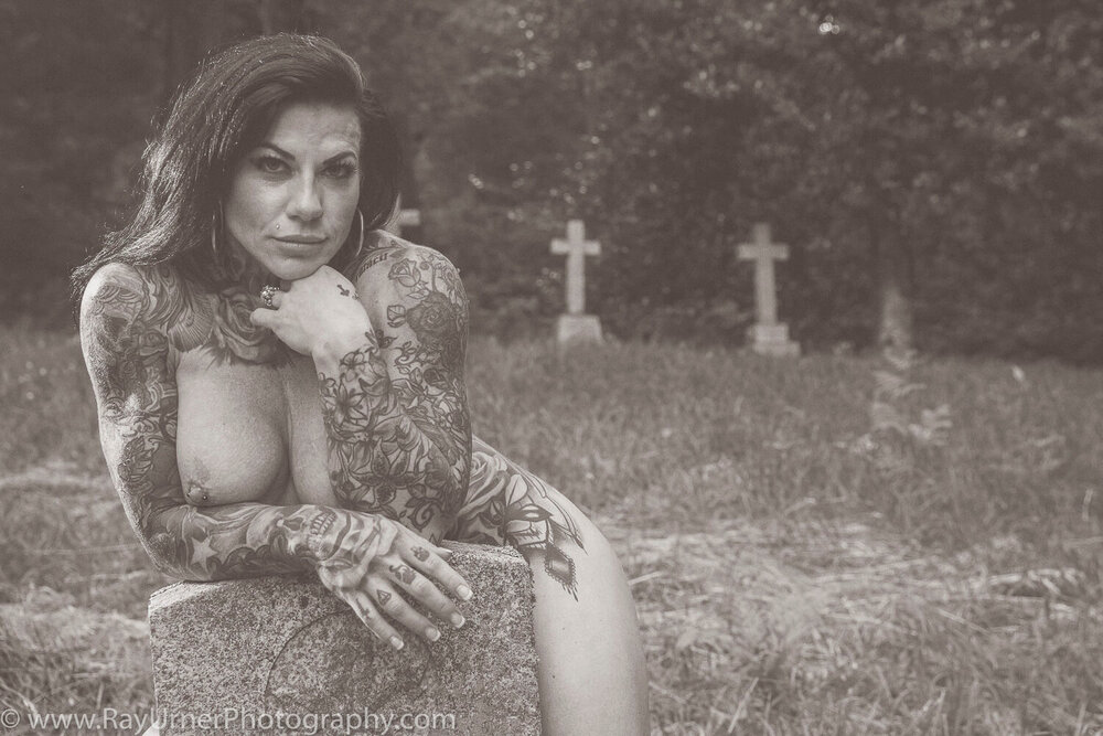 Vancouver-Fine-Art-Nude-Photography-Graveyard-009.jpg